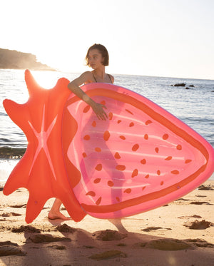 Luxe Lie-On Float Strawberry